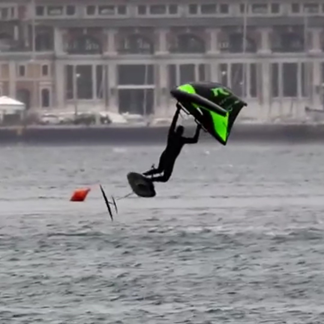 wingfoil pictures reptile